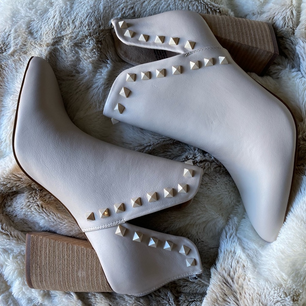 NWT Steve Madden Booties